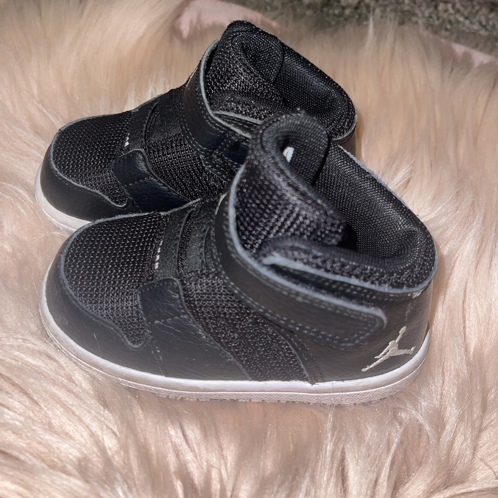 Toddler boy Jordans size 6c! Like new!